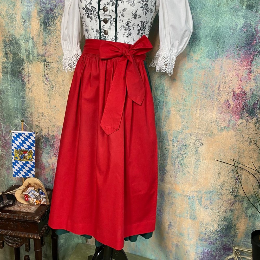 📌Chiemseer Bavarian Dirndl Original Traditional High-Quality w/ Blouse & Apron - Picture 5 of 16